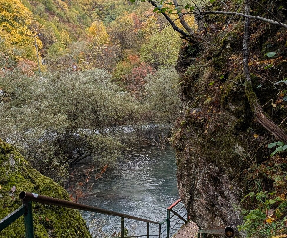 White Drin Waterfall-Pejë必去景点