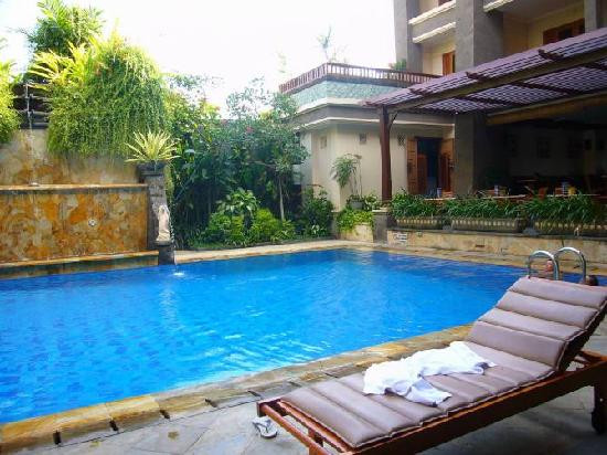 巴厘维拉酒店主图