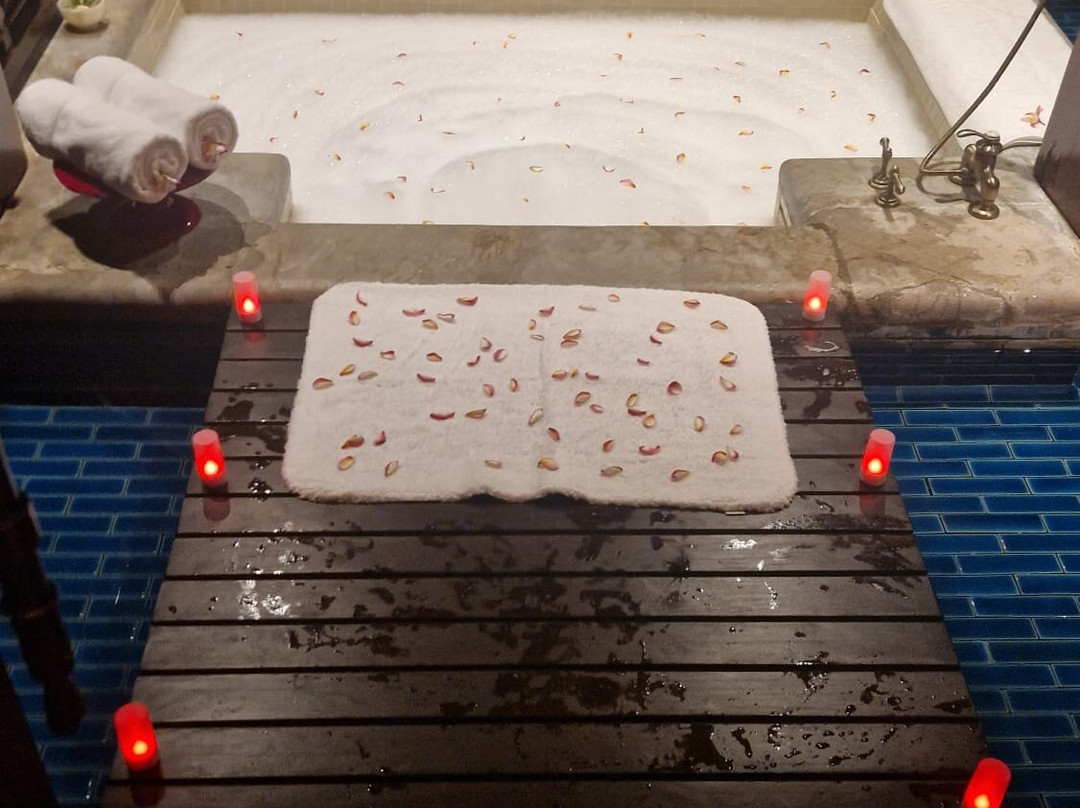 西南阳光酒店主图