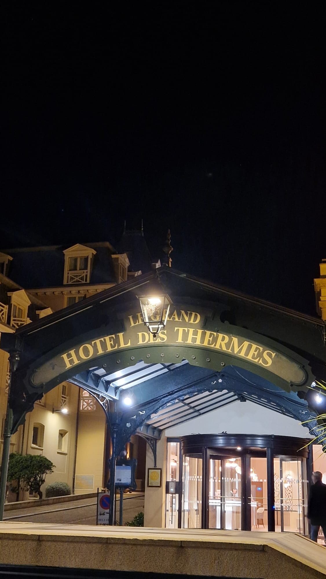 Le Grand Hotel des Thermes-官方