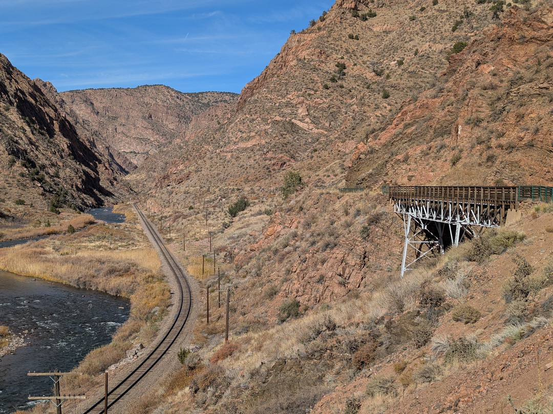 Tunnel Drive Trail Head-卡农城必去景点