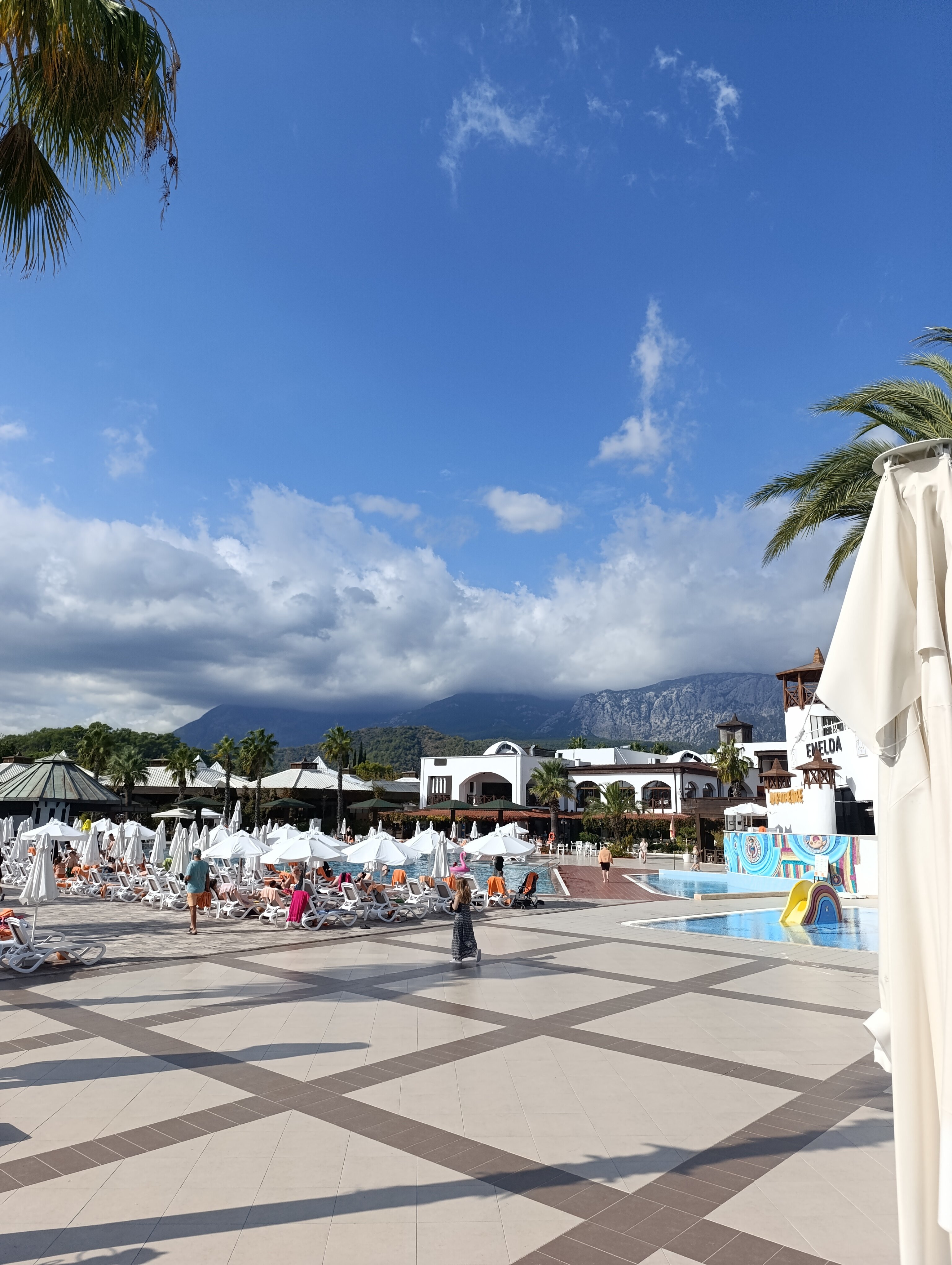 Emelda Sun Club-官方