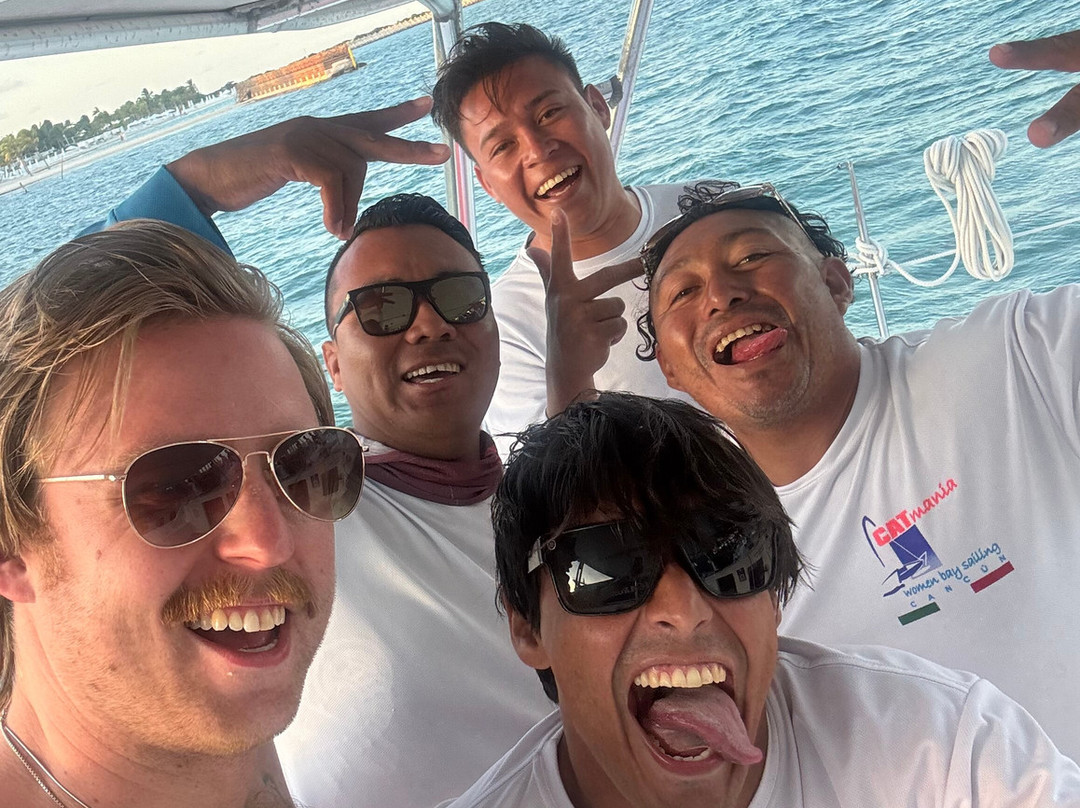 Catmania Catamarans-Costa Mujeres必去景点