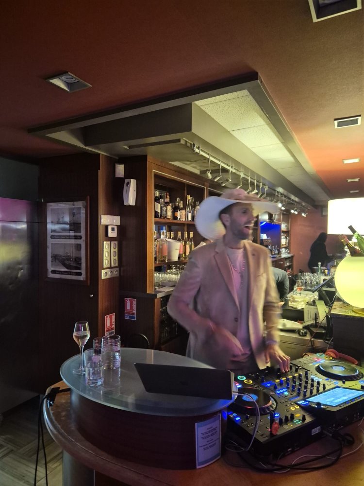 Hôtel Restaurant Méditerranée-官方