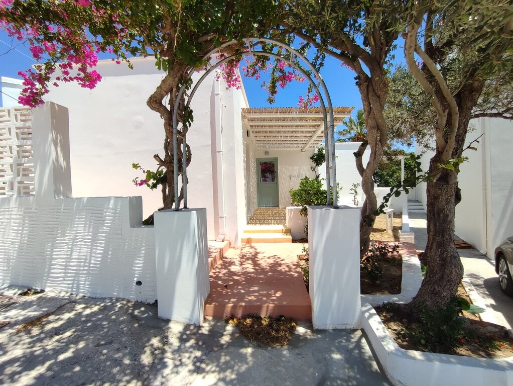 Ark Tinos