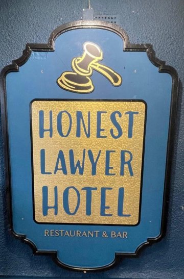 The Honest Lawyer Hotel-官方