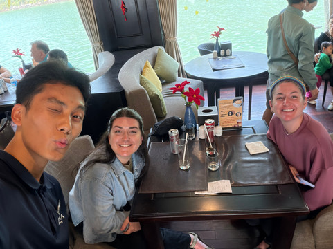 Erina Cruise-下龙湾必去景点