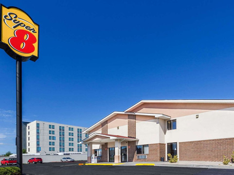 温彻斯特速8酒店主图