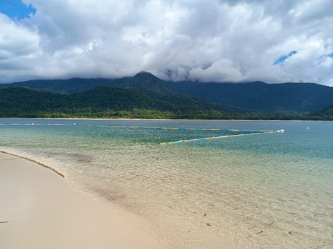 Praia Ilha do Pelado-帕拉地必去景点