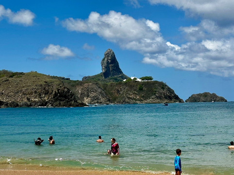 Porto de Santo Antonio Beach-费尔南多-迪诺罗尼亚群岛必去景点