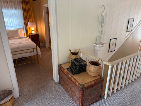 老卡拉贝尔酒店主图