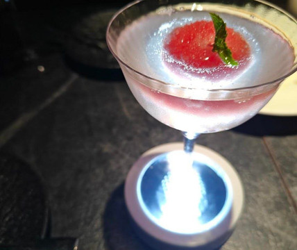 亚历山大浪漫酒店主图