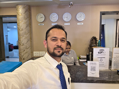 帝国大酒店主图