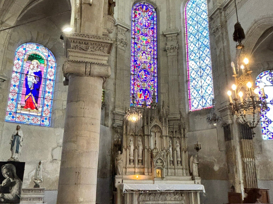 Eglise Saint-Eloi-鲁瓦西必去景点