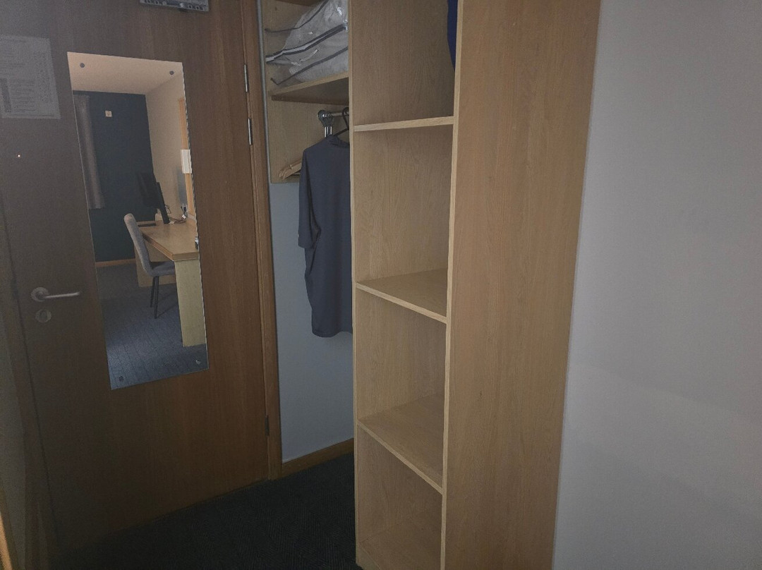 旅屋酒店-瑞丁M4西行主图