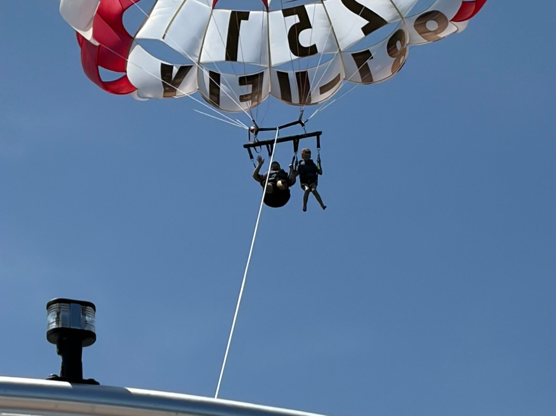 Pleasure Island Parasail-橙色海湾必去景点