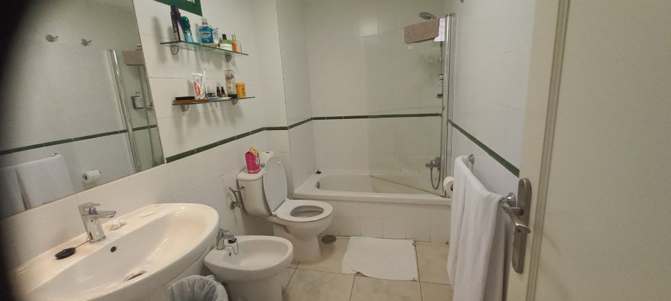 厄尔巴露西亚运动套房酒店-浴室