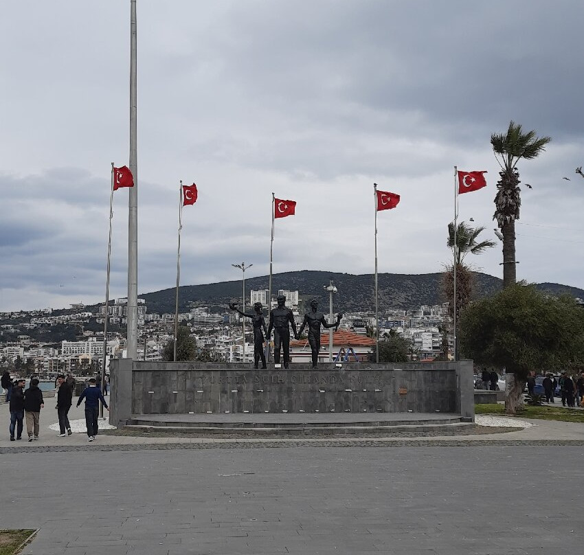 Kuşadası Atatürk Anıtı-库萨达斯必去景点