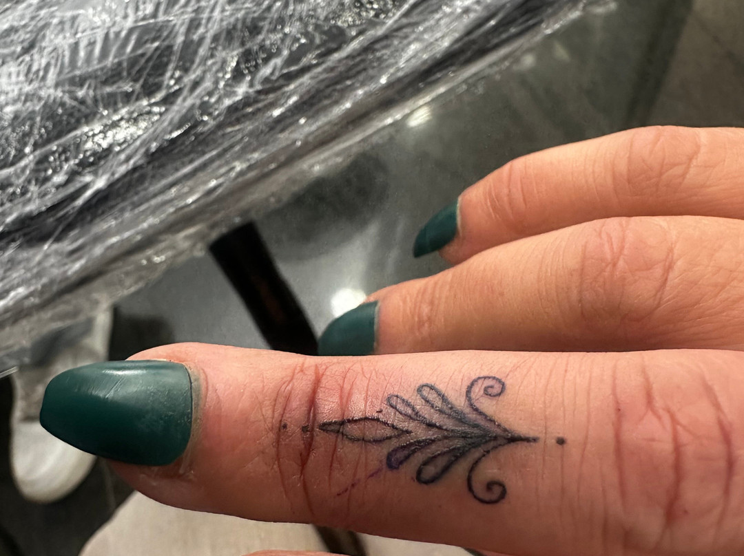 INKspiration Tattoo and Piercing Studio-托雷莫里诺斯必去景点
