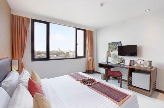 米达格兰德酒店 达瓦拉瓦提 那空巴吞-旅行者