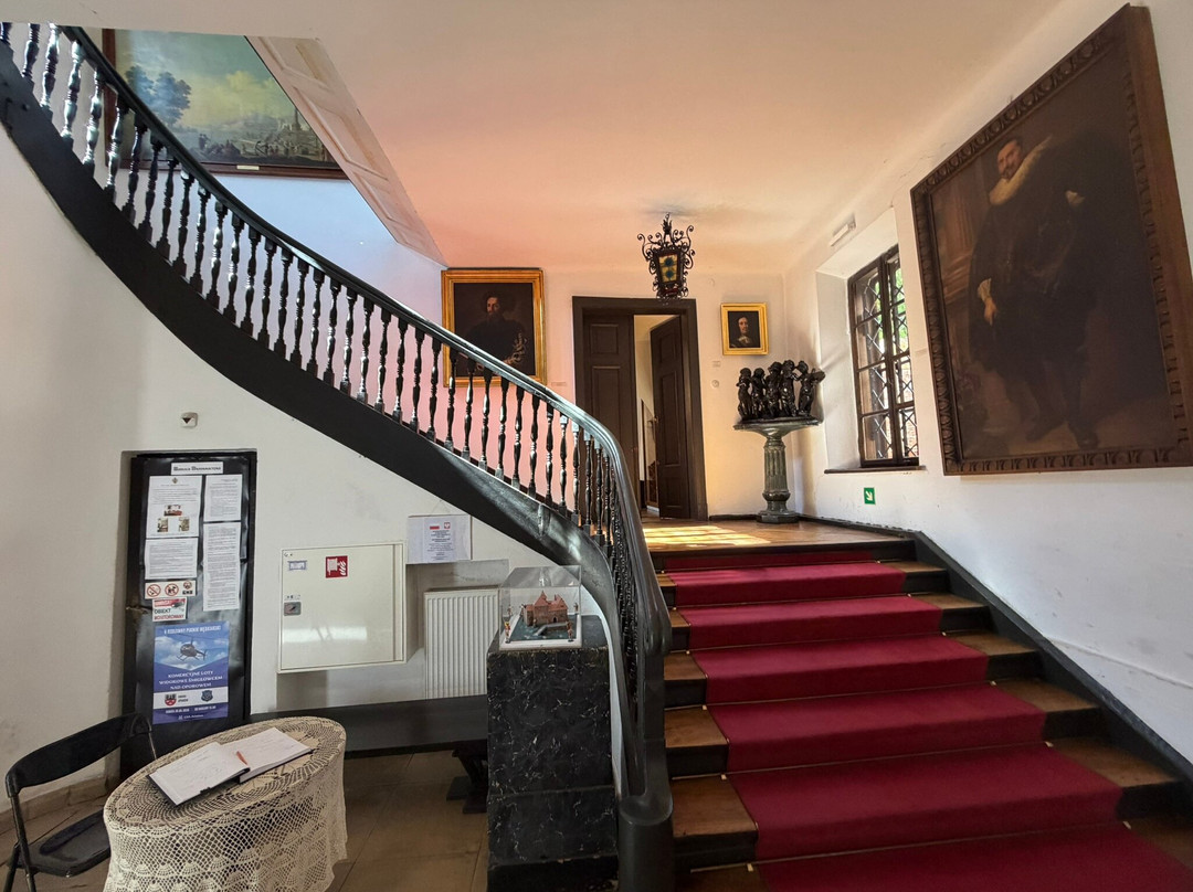 Oporów Castle Museum-Kutno必去景点