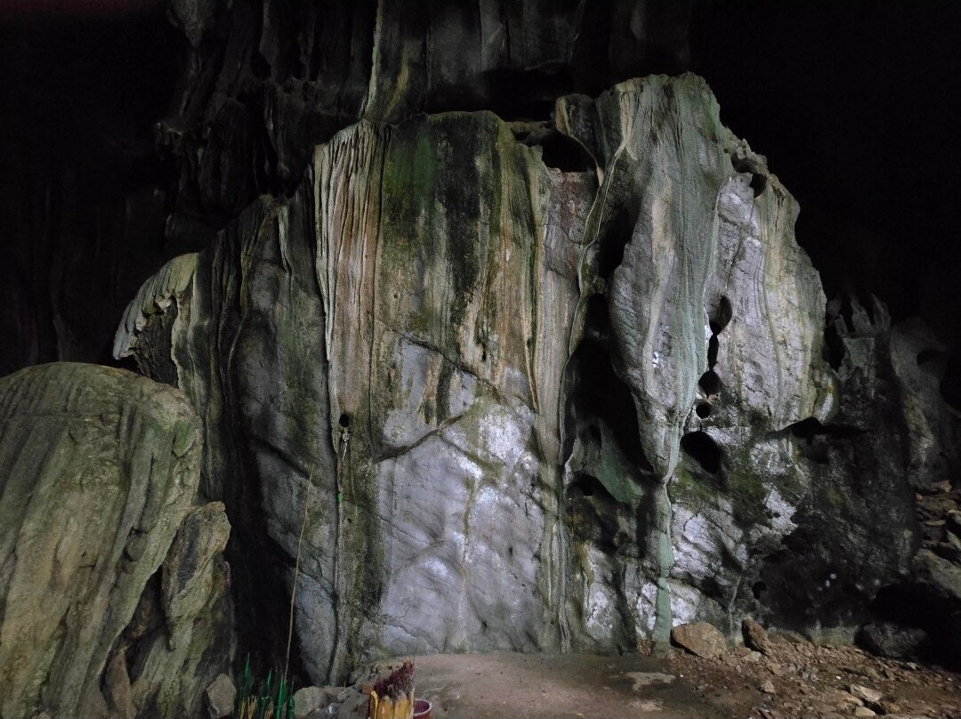 Phnom Chhngok Cave Temple-贡布必去景点