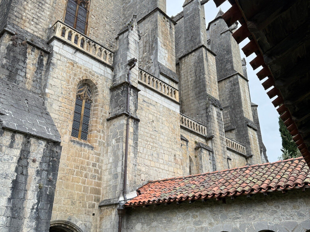 Cathedrale Sainte Marie-Saint-Bertrand-de-Comminges必去景点