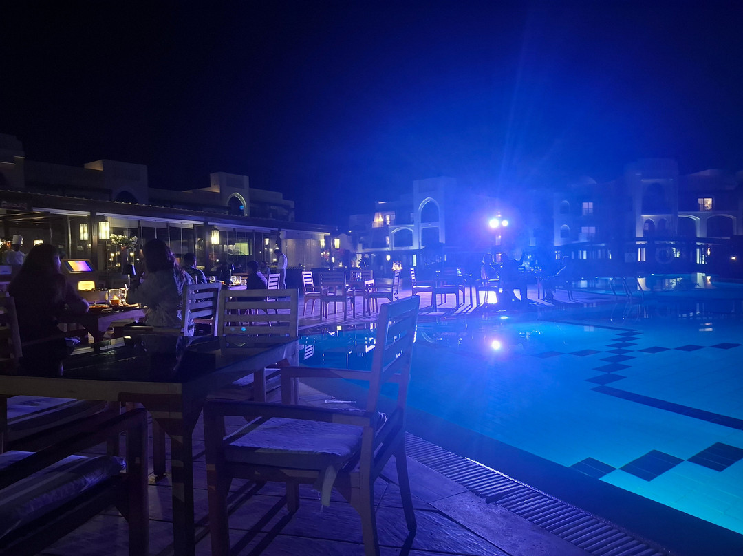 Amoura - Lebanese Restaurant