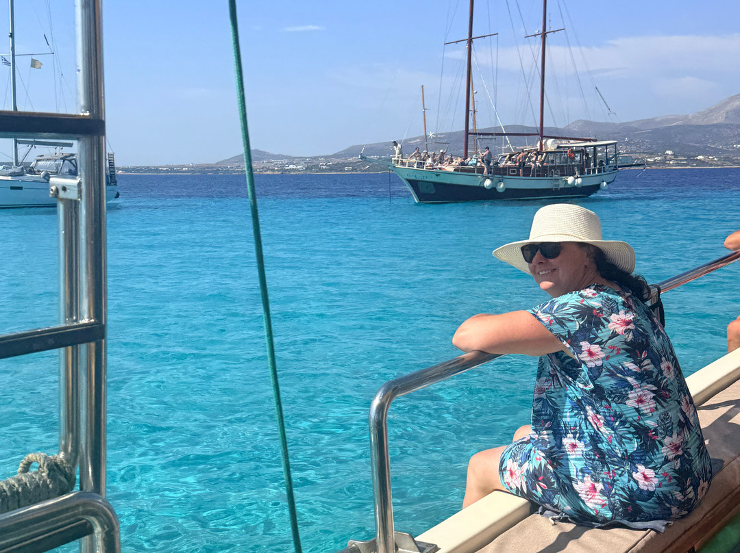 Michael Zeppos - Cruise Boat Day Tours-帕罗斯岛必去景点