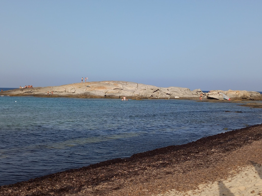 Spiaggia di Santa Giusta-Castiadas必去景点