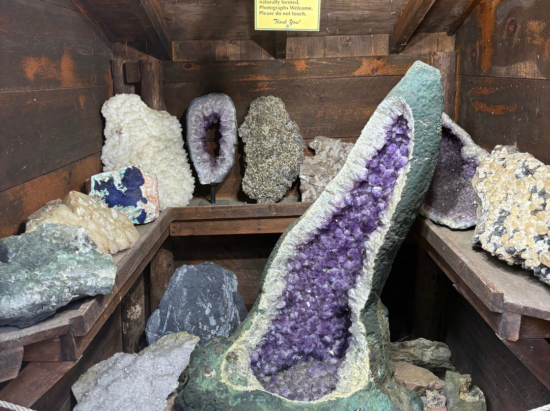 Natural Stone Bridge and Caves-Pottersville必去景点