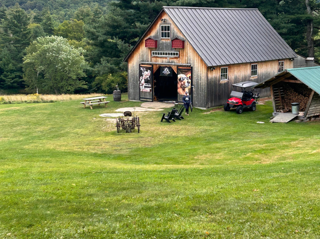 Golden Dog Farm-Jeffersonville必去景点