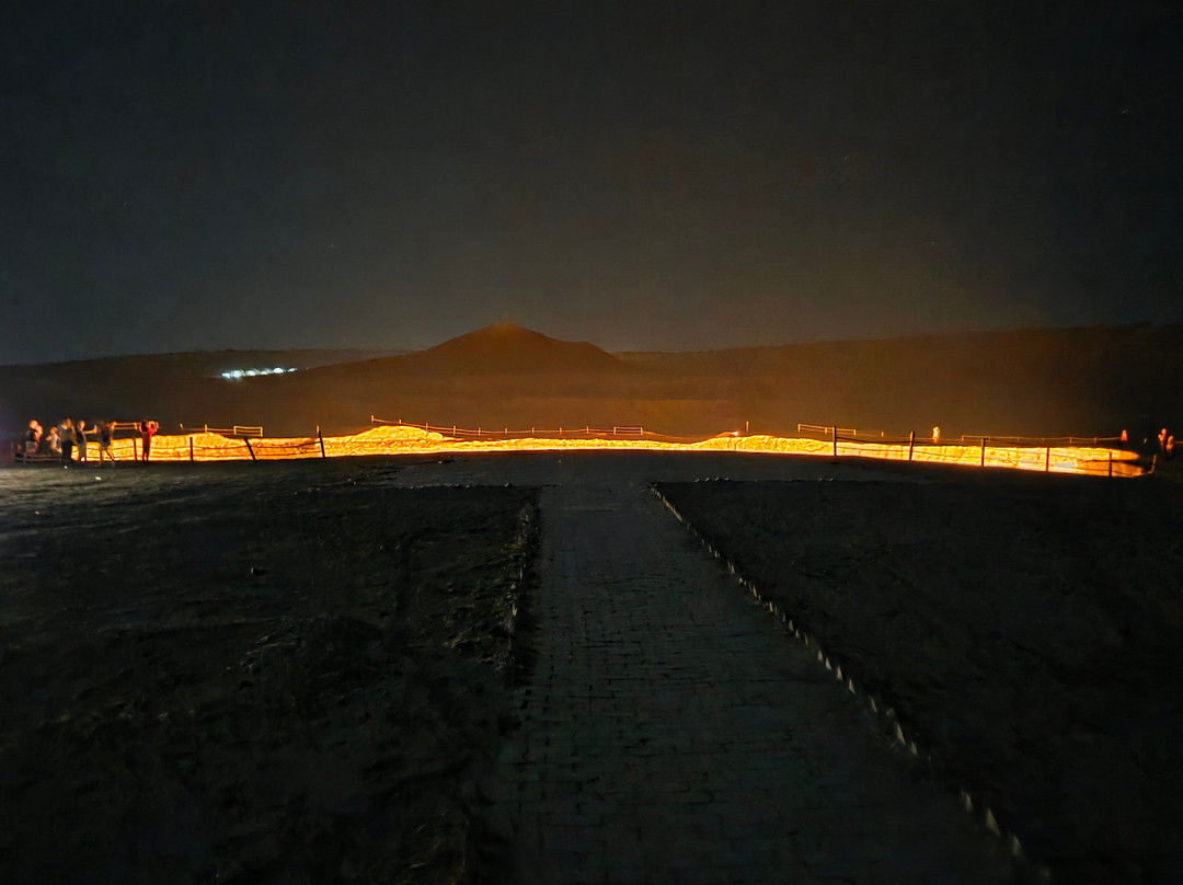 Darvaza Gas Crater-Darvaza必去景点