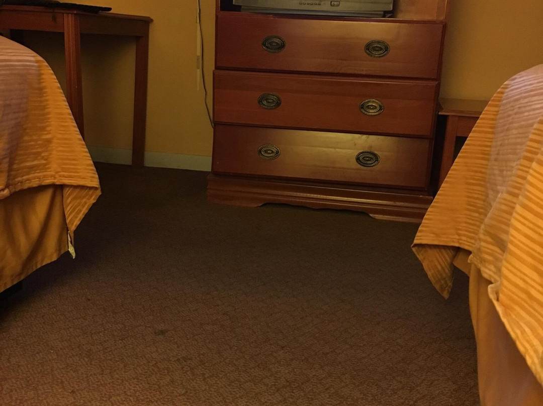 Days Inn & Suites by Wyndham Brewton