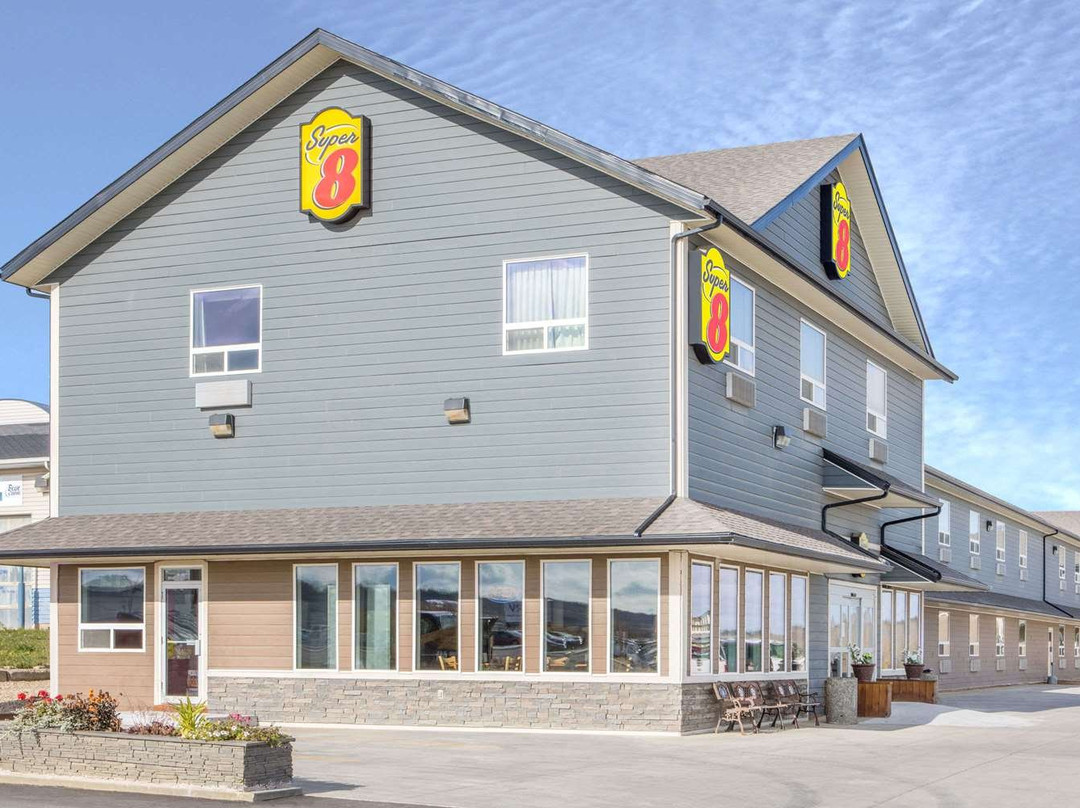 High Point Inn & Suites Peace River主图