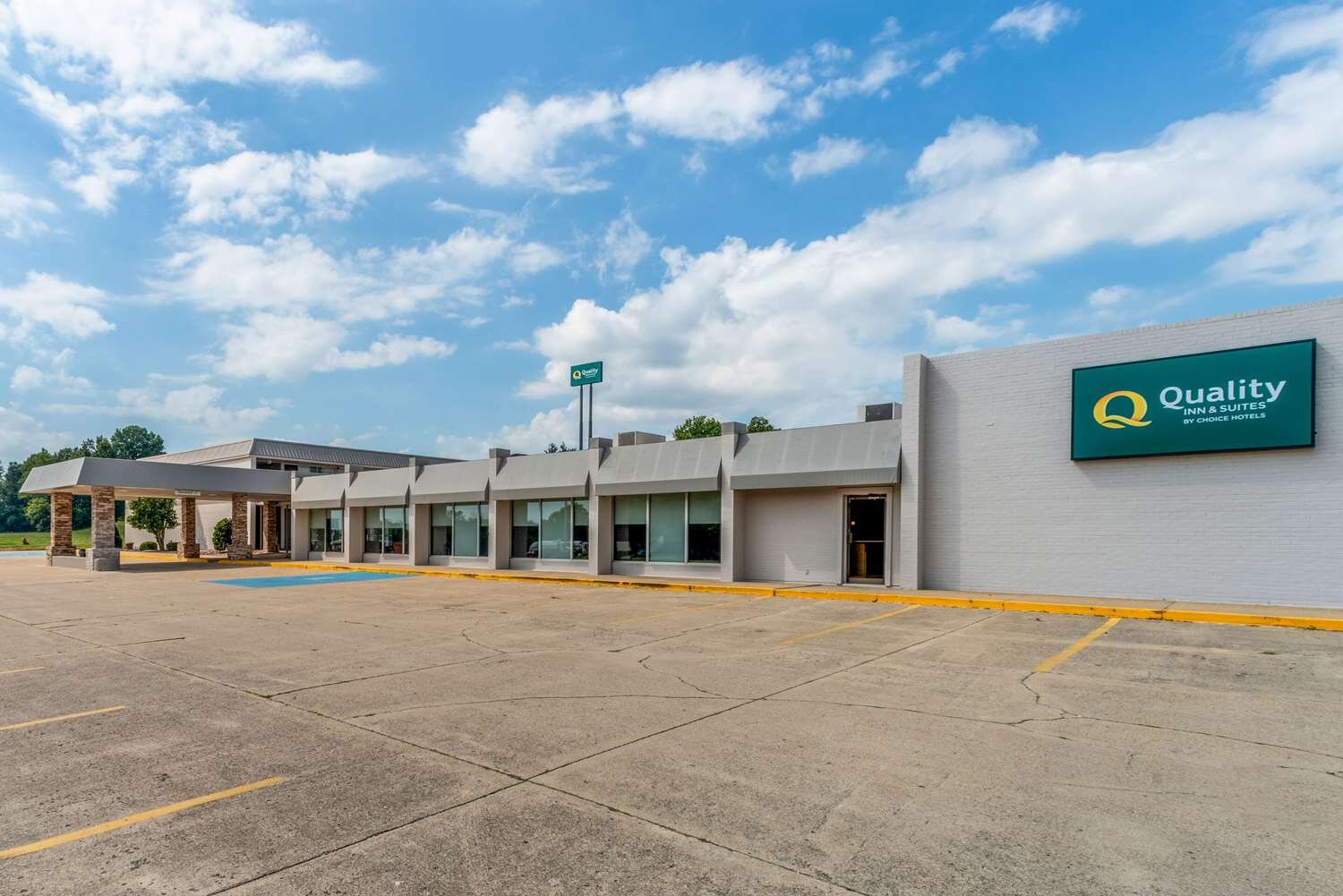 Quality Inn & Suites Vandalia Near I-70 and Hwy 51-官方