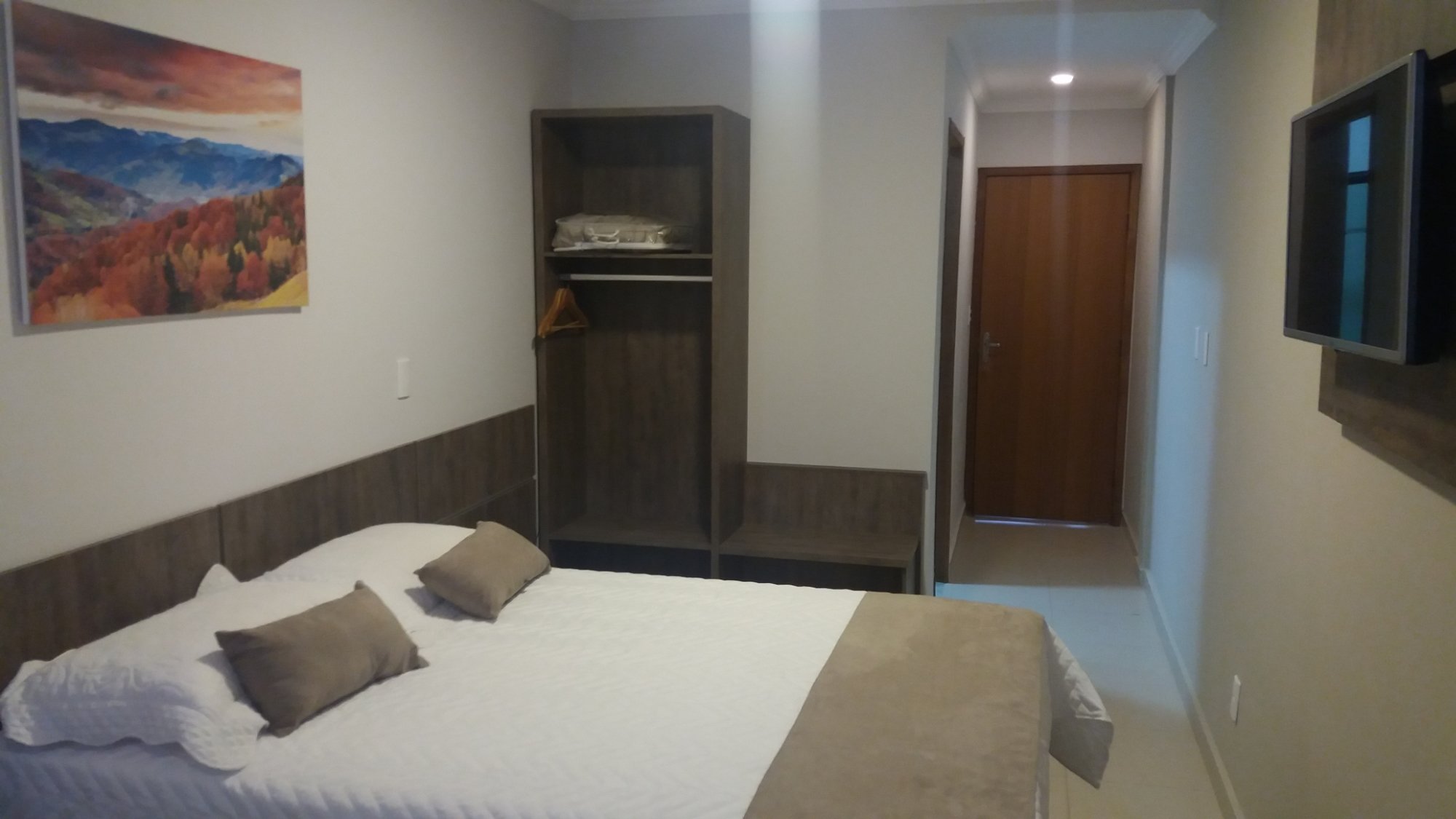 Village Plaza Hotel-官方
