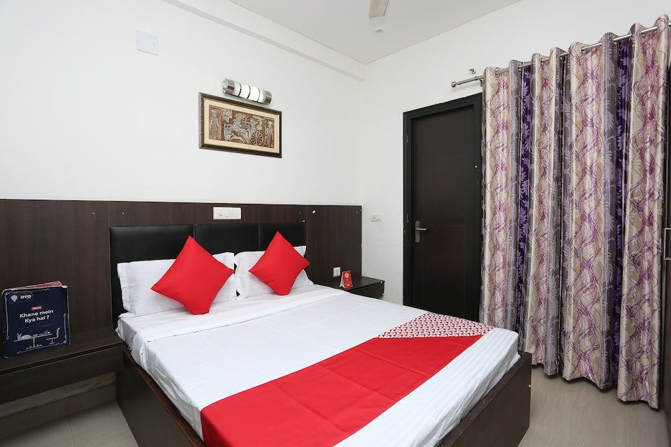 OYO 28422 Hotel New Taj