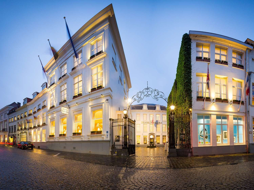 纳瓦拉酒店主图