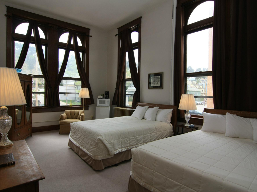 Lead酒店住宿-Town Hall Inn