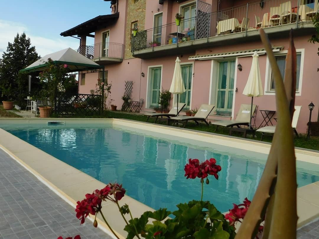 Domus Langhe B&B主图