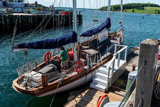 Sail Lunenburg with Star Charters-卢嫩堡必去景点