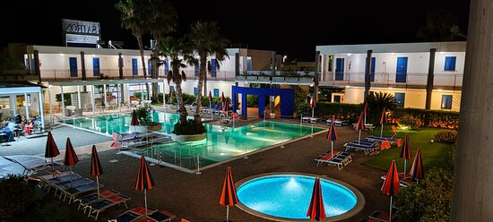Sairon Village Pool And Beach主图