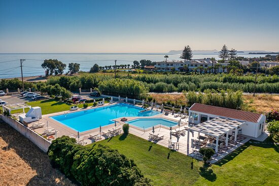 克里斯萨娜海滩酒店主图