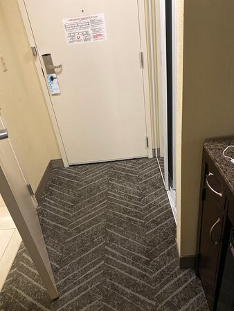 Hilton Garden Inn Waldorf主图