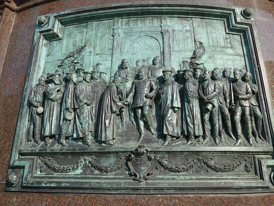 Reiterstandbild Friedrich Franz II景点图片
