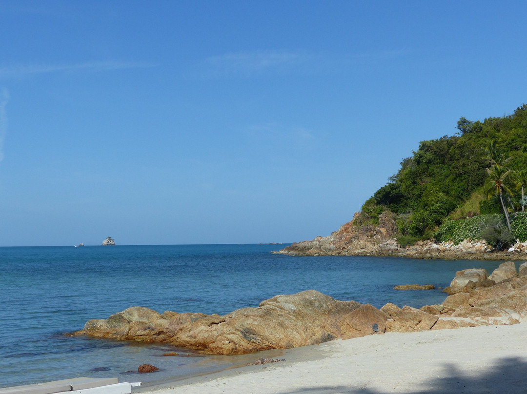 Samrong Beach景点图片