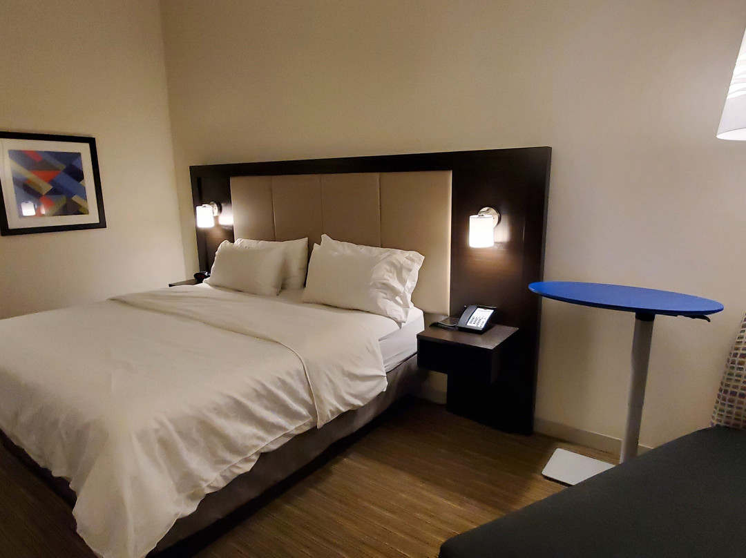 Holiday Inn Express & Suites Marietta By IHG主图