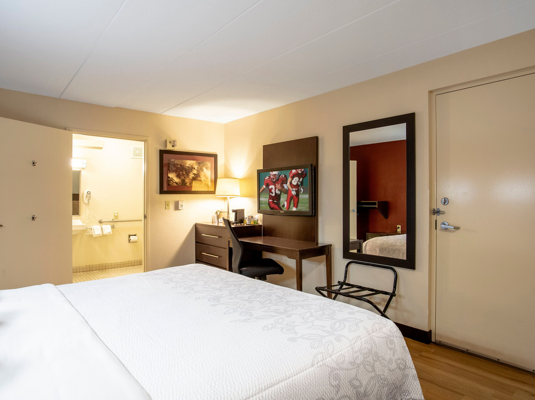 Super 8 by Wyndham Deerfield/Northbrook主图