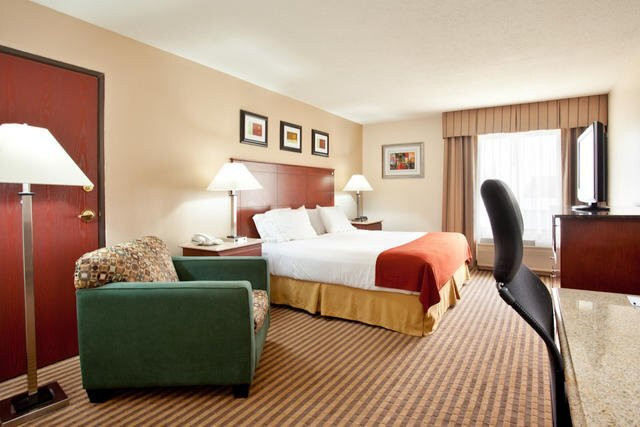 Holiday Inn Express & Suites Three Rivers by IHG主图